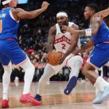 Kawhi Leonard se perderá al menos una semana por su rodilla