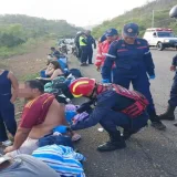 13 heridos deja volcamiento de autobús en la Morón-Coro