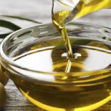 Aceite de oliva antes de la glucosa reduce el pico inicial