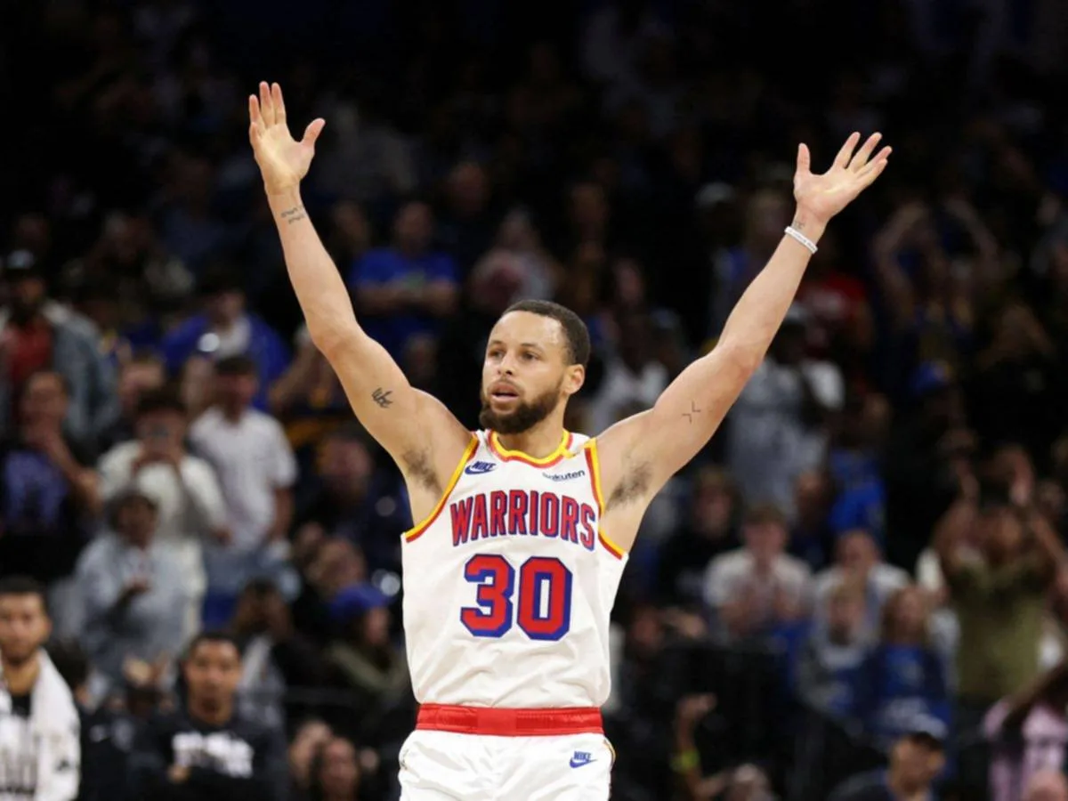 Stephen Curry iguala una marca histórica de fidelidad en la NBA
