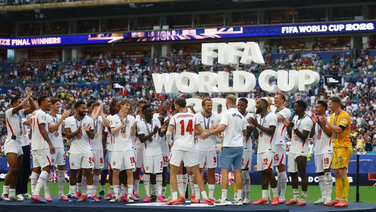 Inglaterra resistió la reacción de Francia y fue tercera