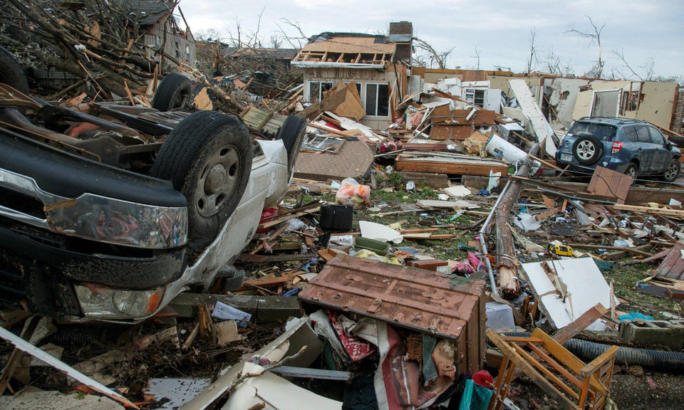 Aumentan a 32 los muertos por tornados en varias zonas de EE. UU.