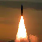 Corea del Norte dispara misiles mientras Kim Jong-un está en Rusia