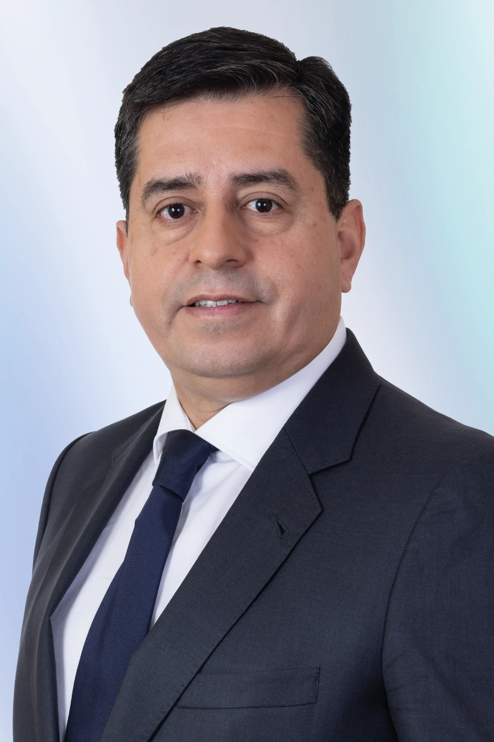 Pedro Araya cuestiona su salida de Constitución en el Senado