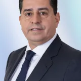 Pedro Araya cuestiona su salida de Constitución en el Senado