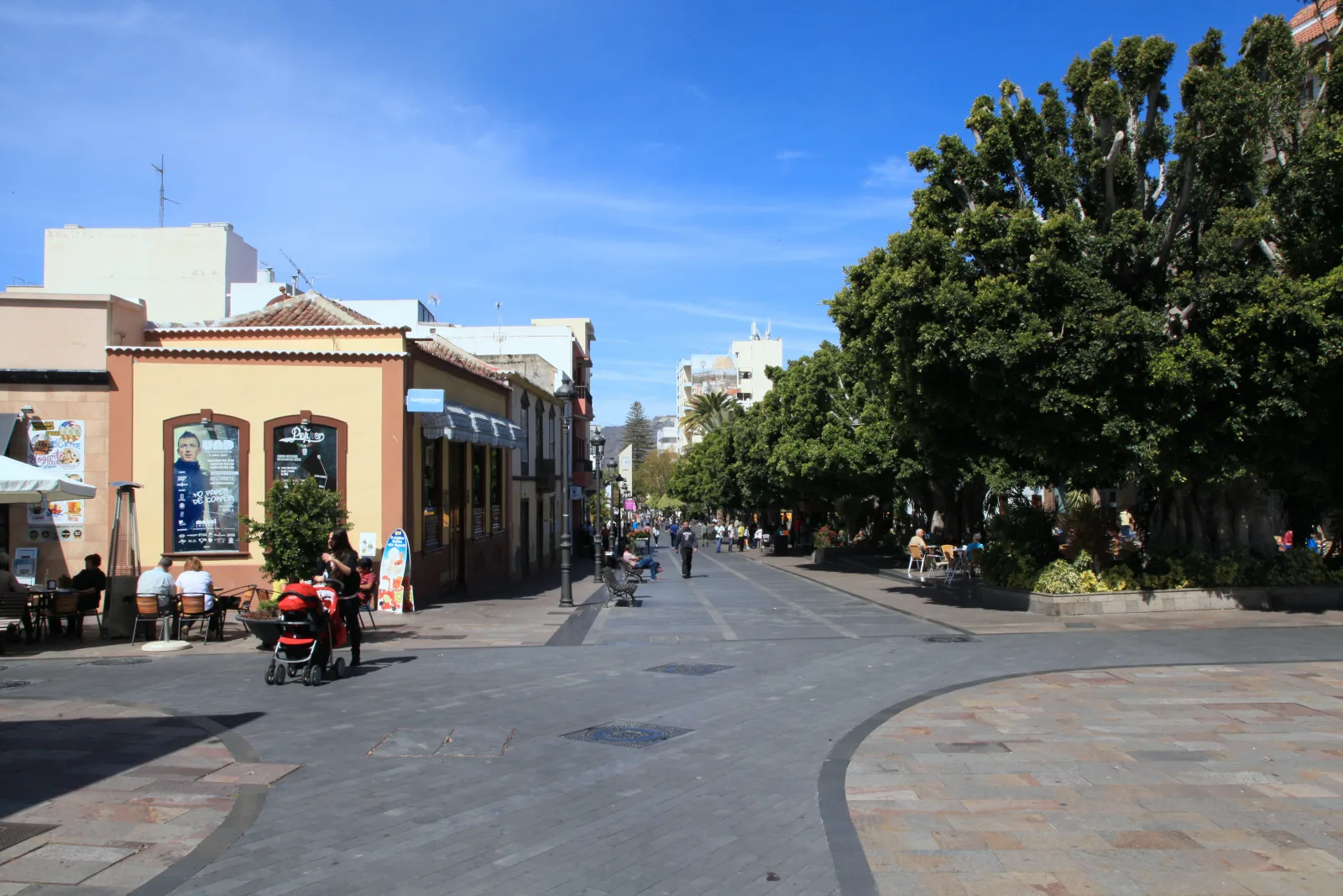 File:La Palma - Los Llanos - Calle Real + Plaza de España + Avenida Venezuela 01 ies.jpg