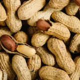 Cacahuetes diarios y memoria: el hallazgo en mayores de 60