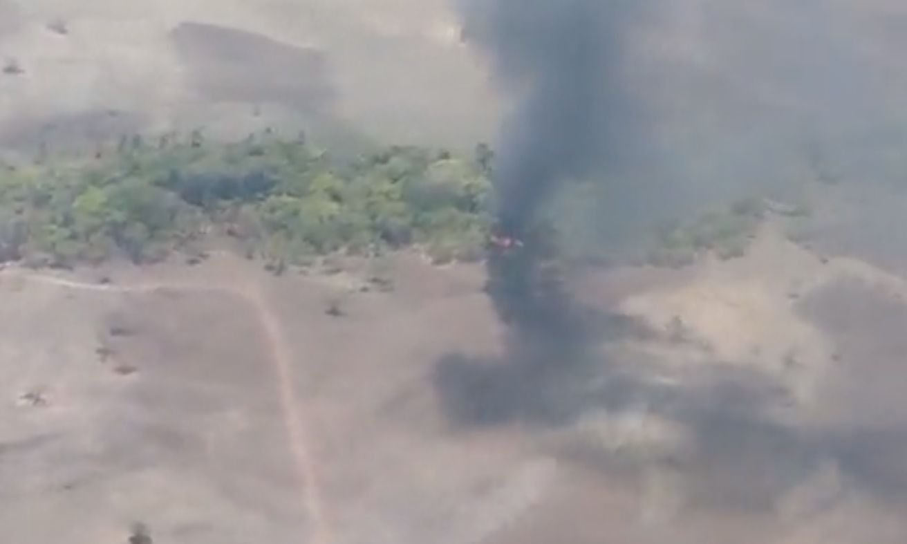Militares destruyen una "aeronave invasora" cerca de Colombia