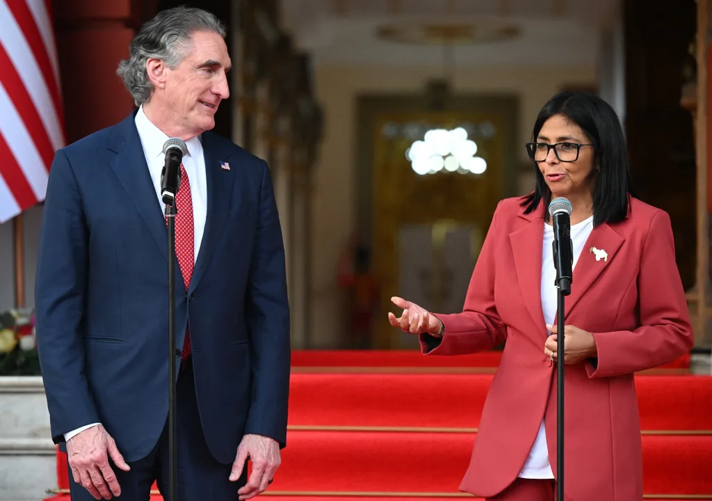 Navarro pide renuncia de Delcy Rodríguez para abrir transición