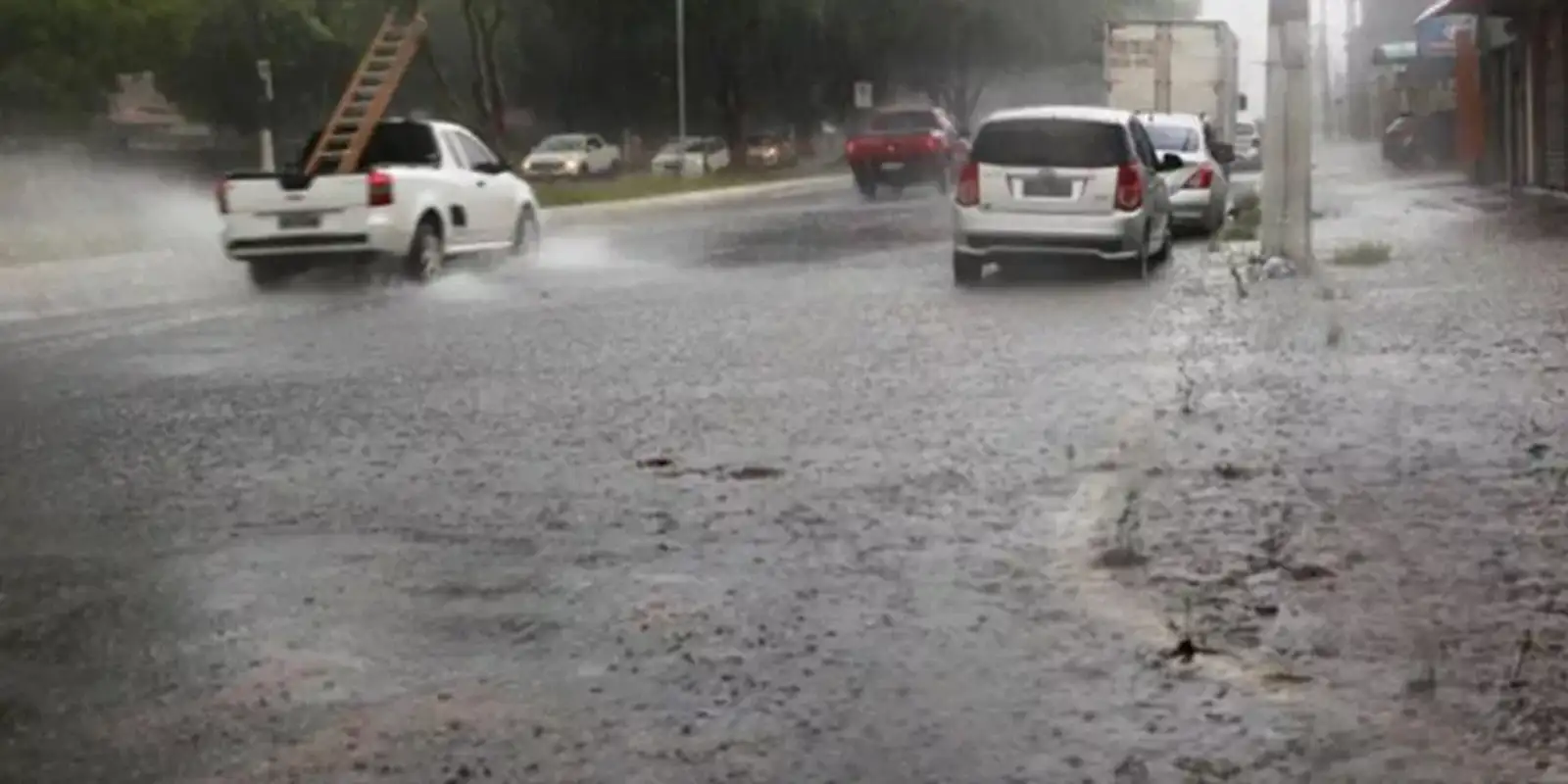 Frente fría y canal de humedad activan lluvias en Brasil