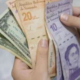 Dólar oficial del BCV cotiza en 871,36 bolívares este lunes
