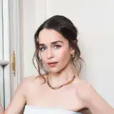 Emilia Clarke recordó sus hemorragias cerebrales y la vergüenza que sintió