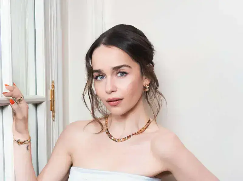 Emilia Clarke recordó sus hemorragias cerebrales y la vergüenza que sintió