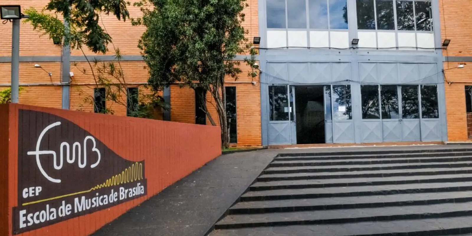 Estudiantes de música de Brasilia llegan a la Radio MEC