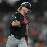 Medias Blancas liquidan a Astros con 7-3 y avanzan