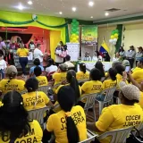 Dotan con uniforme y calzado a 190 cocineras en Morón