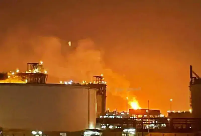 Sube a 13 el número de muertos tras explosión en planta de gas de Catar