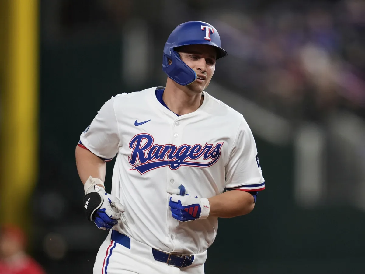 Corey Seager acelera su regreso tras casi un mes fuera