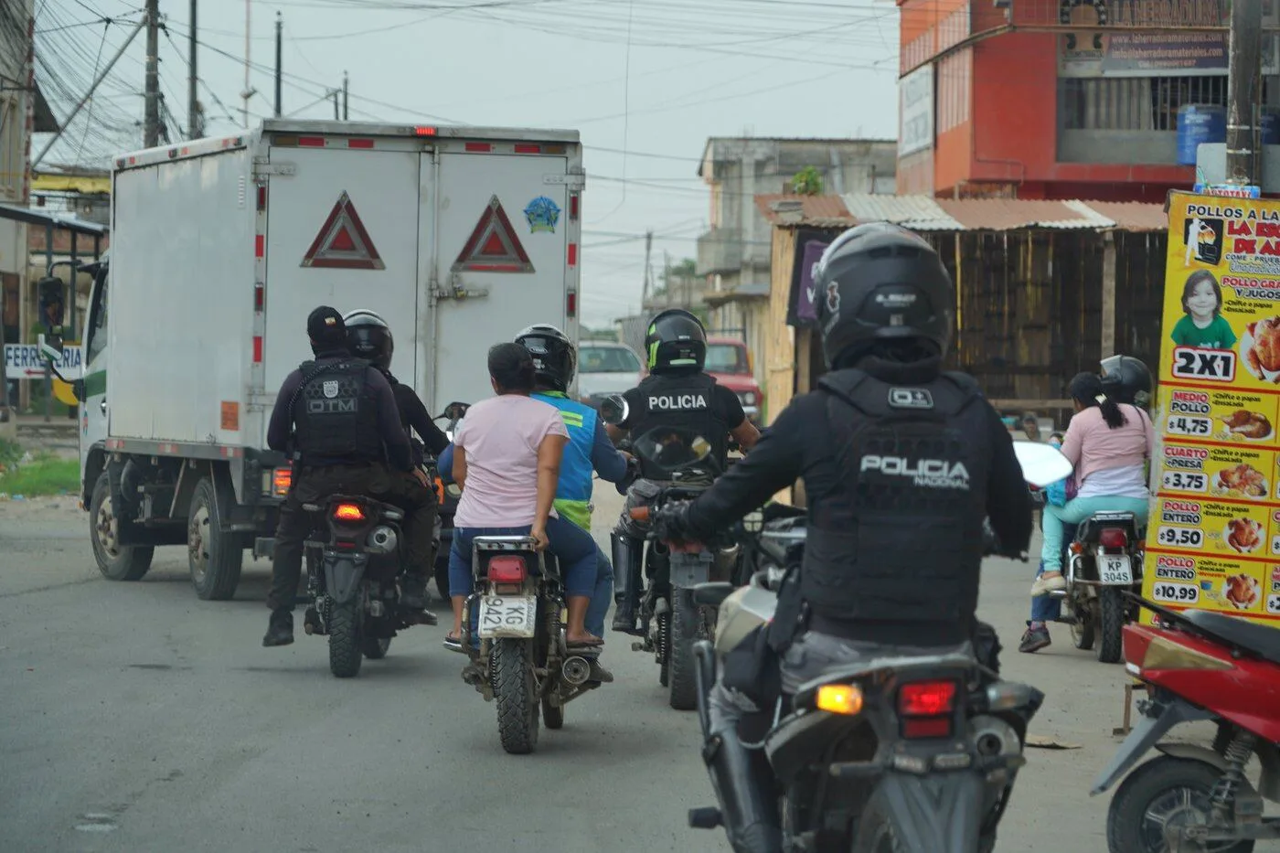 Convoyes policiales en Durán frenan robos a camiones