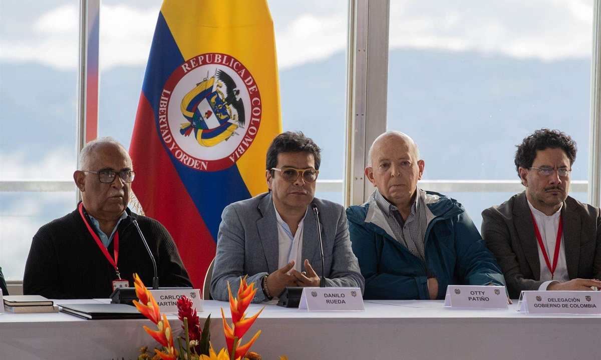 "Zonas humanitarias" pactadas en diálogos crearán Gobierno y ELN