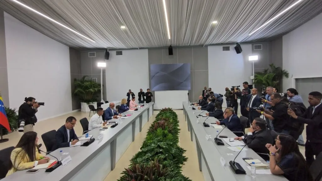 Culmina tercera ronda de diálogo político en Caracas con expectativas