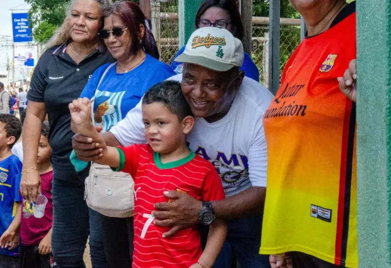 Lagunillas rehabilita la calle Udón Pérez con 980 toneladas