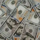 Argentina retoma la estrategia de alargar deuda en pesos