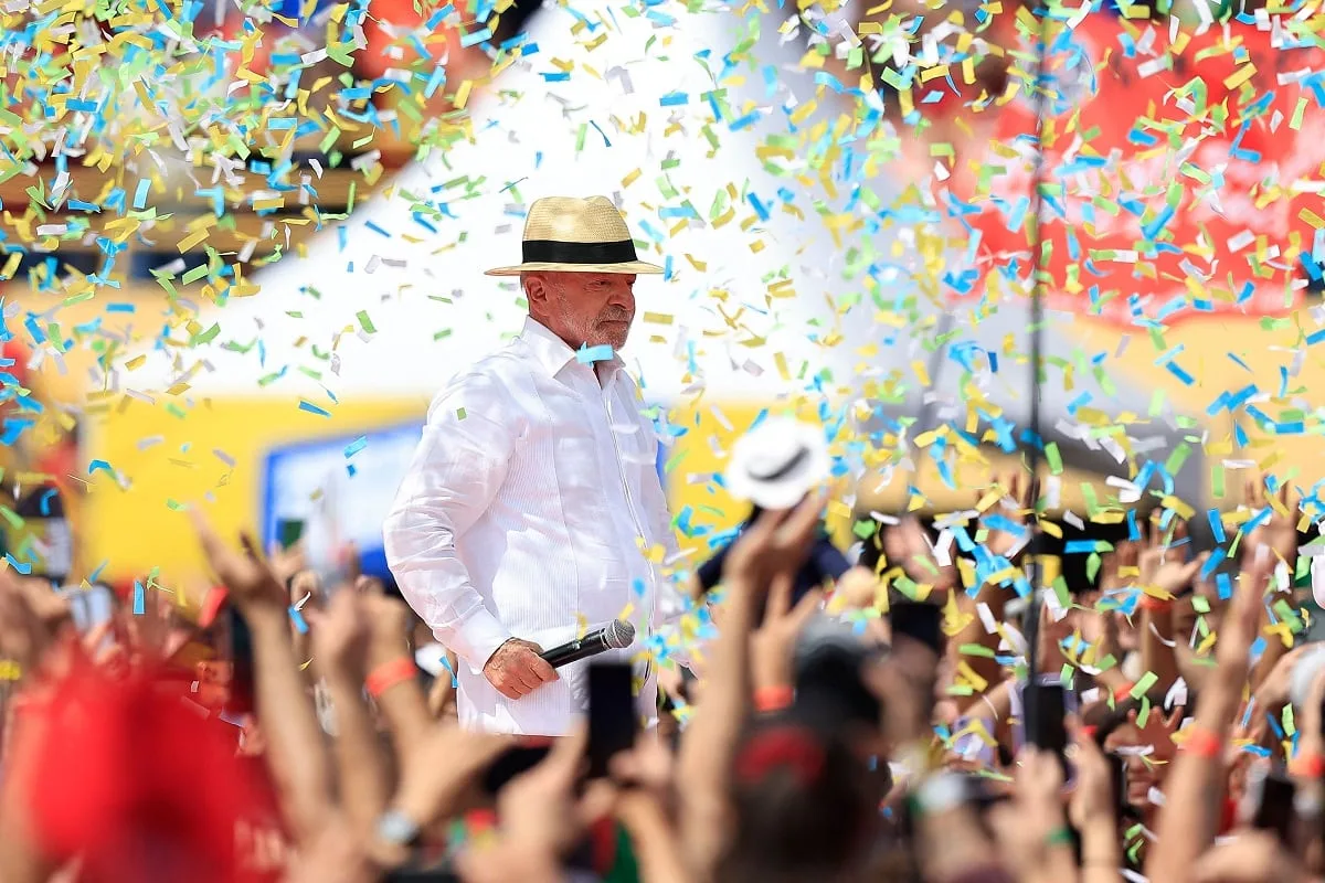 Sheinbaum felicita a Lula tras su victoria en Brasil