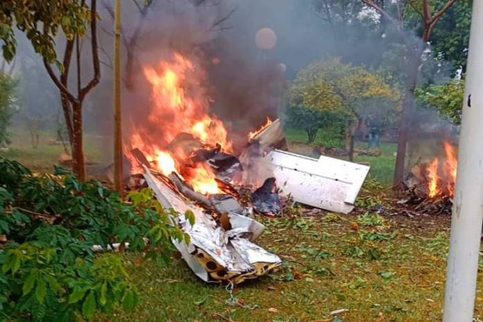 
			Se estrelló avioneta en zona residencial de Brasil y mueren cinco personas		