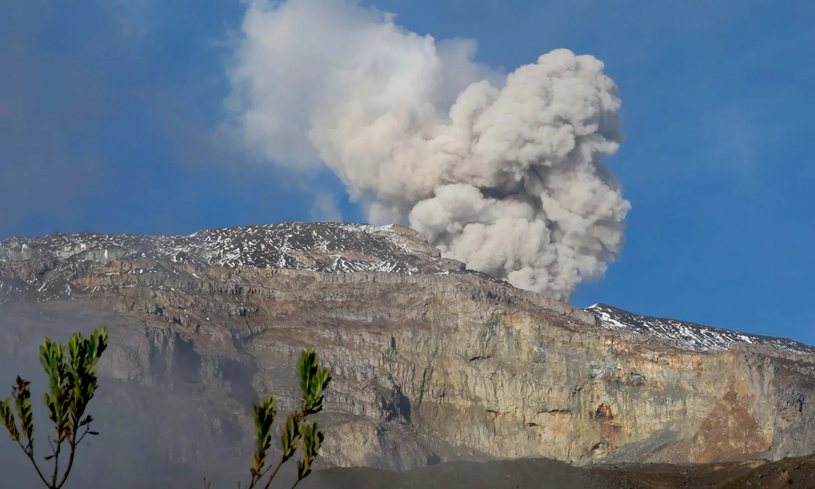 Volcán Nevado de Ruiz sigue inestable y persiste alerta naranja