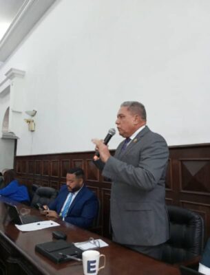 
				Aprueban comisión especial del Clez para que investigue qué está pasando con la gasolina en el Zulia			