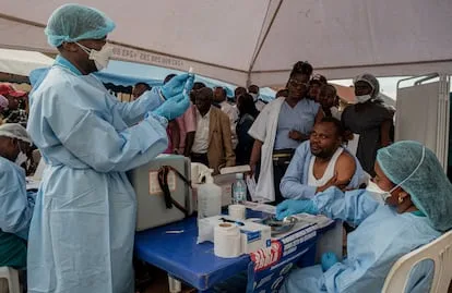 Nigeria activa rastreo tras detectar ébola en una paciente llegada