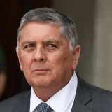 Alvarado activa medidas por el frente y descarta cambios de gabinete