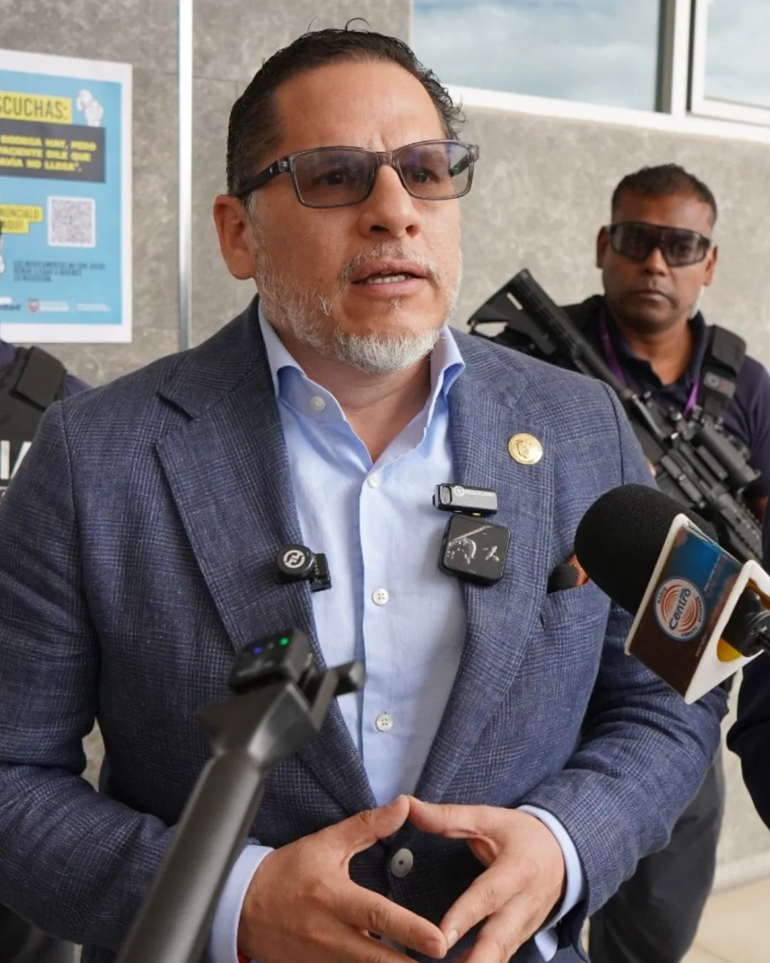 Código Blanco: ministro recorrió el hospital allanado en Ambato