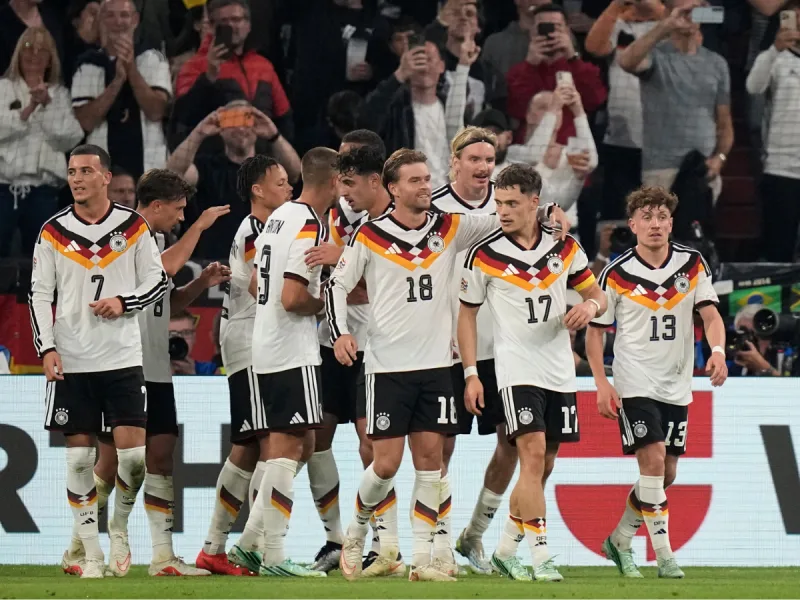 Alemania venció 2-0 a Serbia y sumó su primer triunfo en la Nations