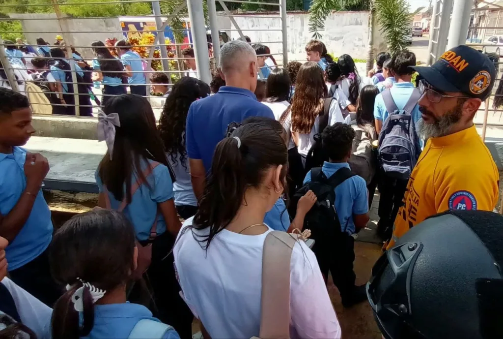 Escuelas del Zulia hacen simulacro nacional de riesgos