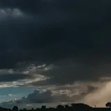 Frente de baja presión activa tormentas en el este de Brasil