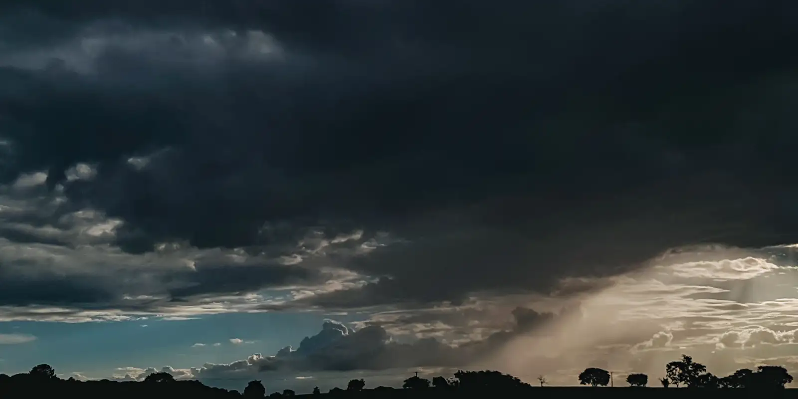 Frente de baja presión activa tormentas en el este de Brasil
