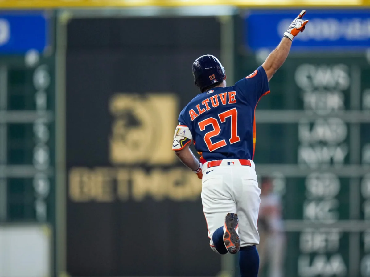 Altuve sacudió su jonrón 12 en tropiezo de Astros