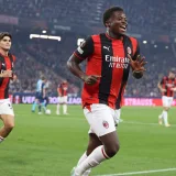 AC Milan gana 4-0 a Salzburgo y logra su primera victoria en la Europa