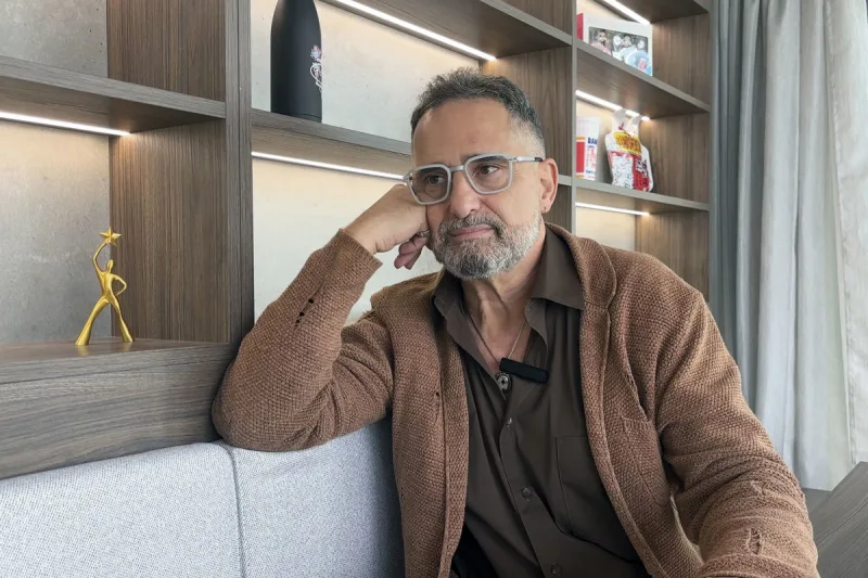 Jorge Drexler reconoce a Bad Bunny por llevar español allá del Quijote