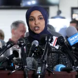 Donald Trump intensifica críticas contra la congresista Ilhan Omar