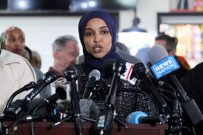 Donald Trump intensifica críticas contra la congresista Ilhan Omar