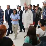 Delcy Rodríguez visita hospital de campaña donado por Qatar en la UNES