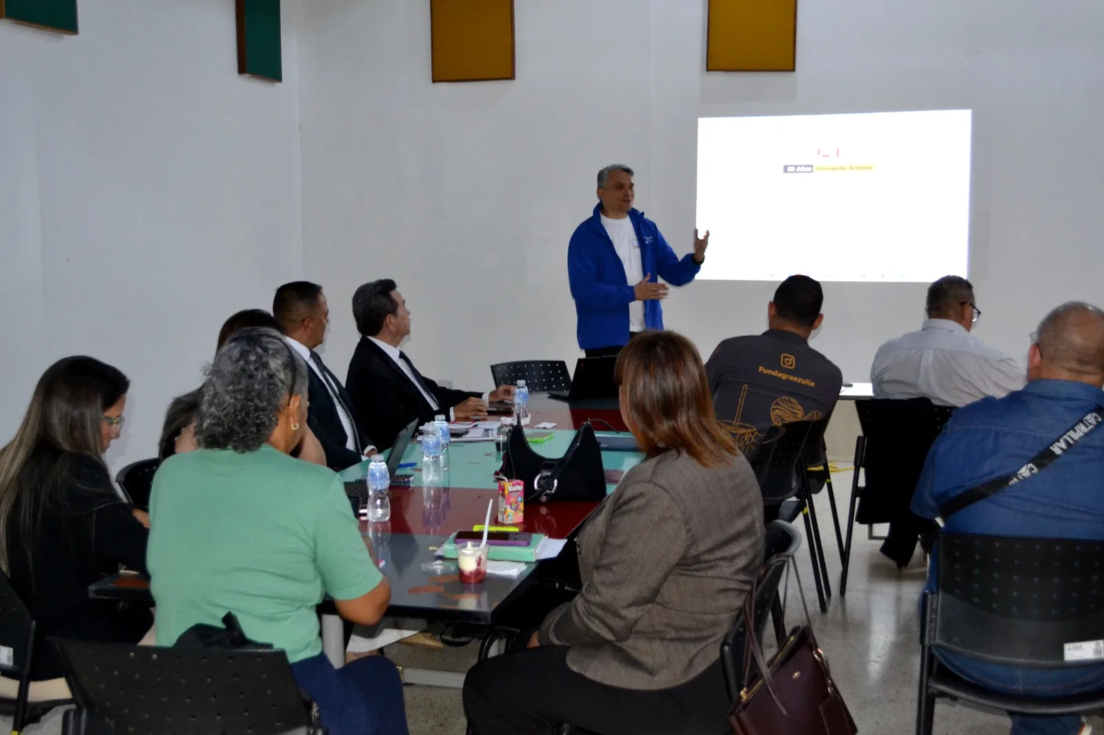 Zulia instala mesa técnica para incluir a niños en educación