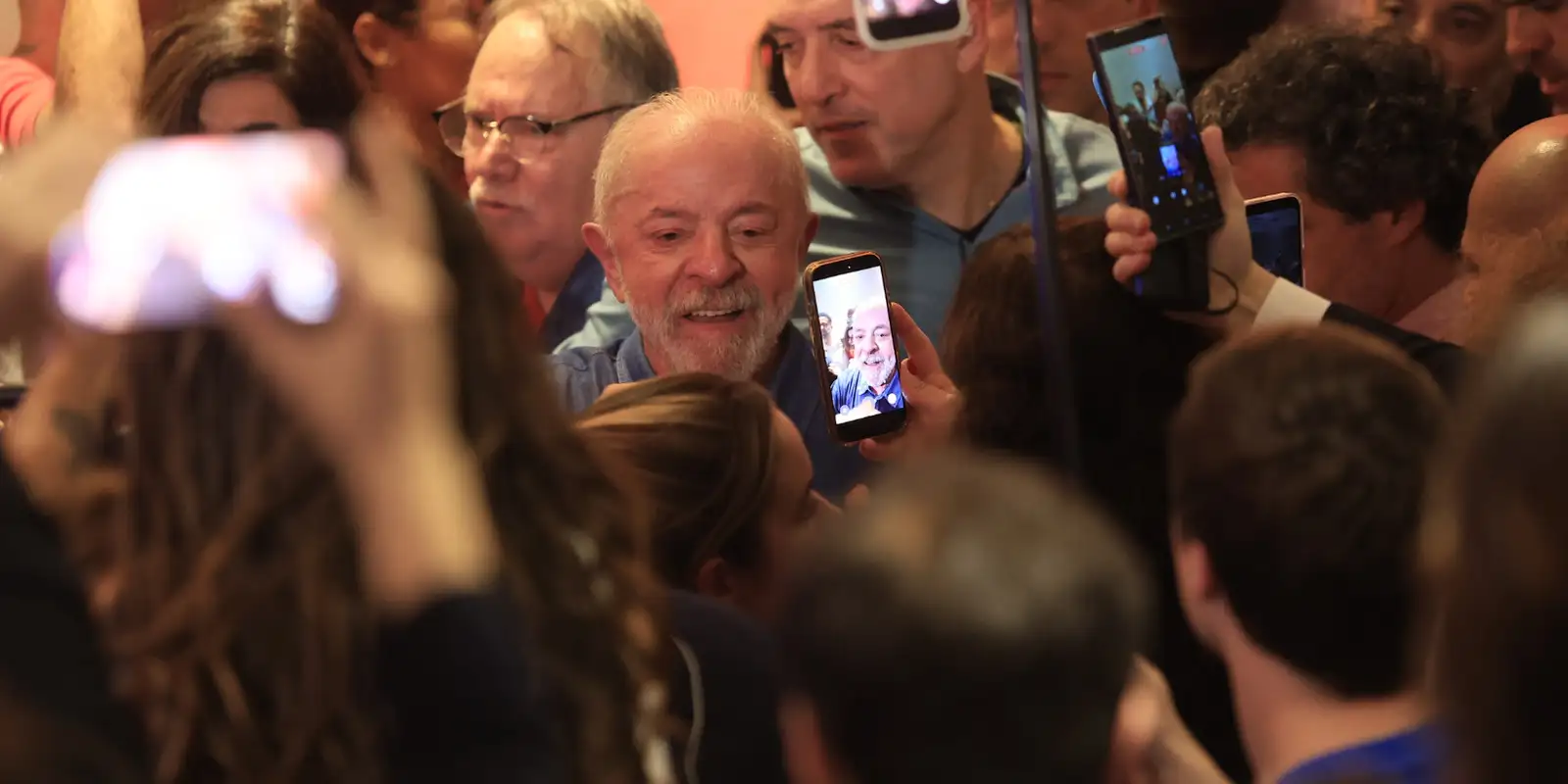 Lula denuncia intromisión externa tras ganar con 64 millones