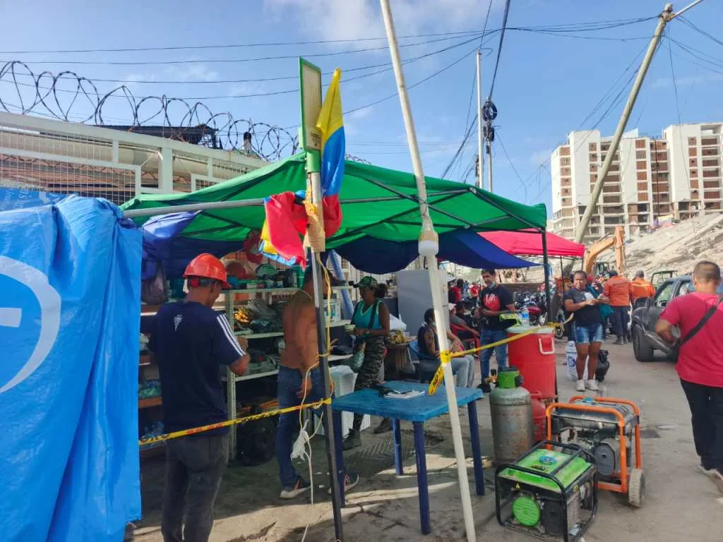 Familiares en La Guaira crean centro de acopio para buscar víctimas