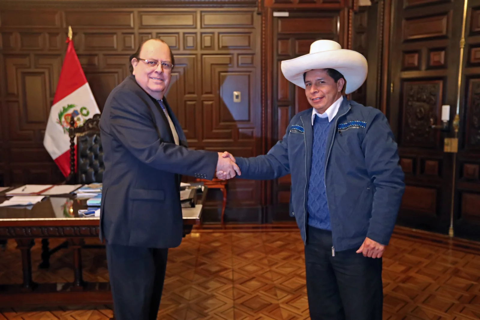Pedro Castillo y Julio Velarde