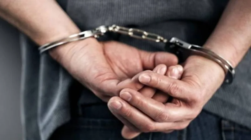Arrestan a José Enrique Palomares por fraude con comprobantes falsos