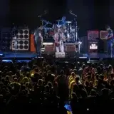 Pearl Jam subasta póster ayudar a víctimas de terremotos venezolanos